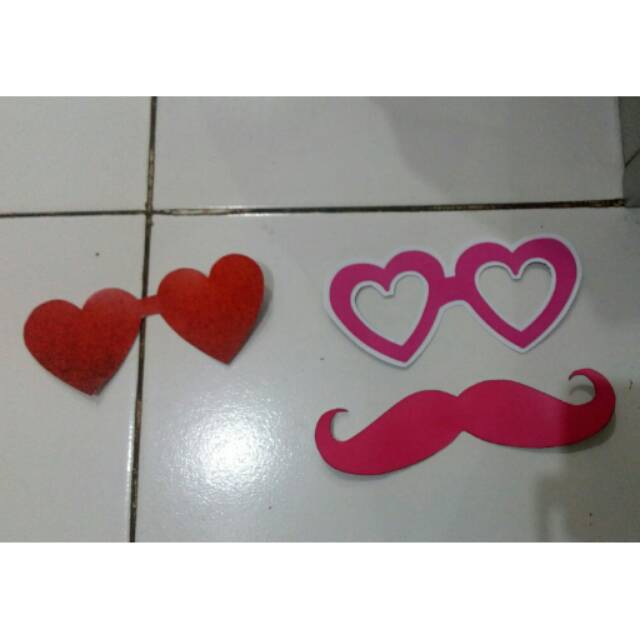 Fun prop photo booth valentine kacamata pink hati