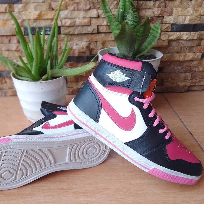 Bagus Dipakai.. SEPATU JORDAN CEWEK / SEPATU AIR JORDAN PINK /SEPATU  NIKE JORDAN CEWEK /SEPATU  NIK