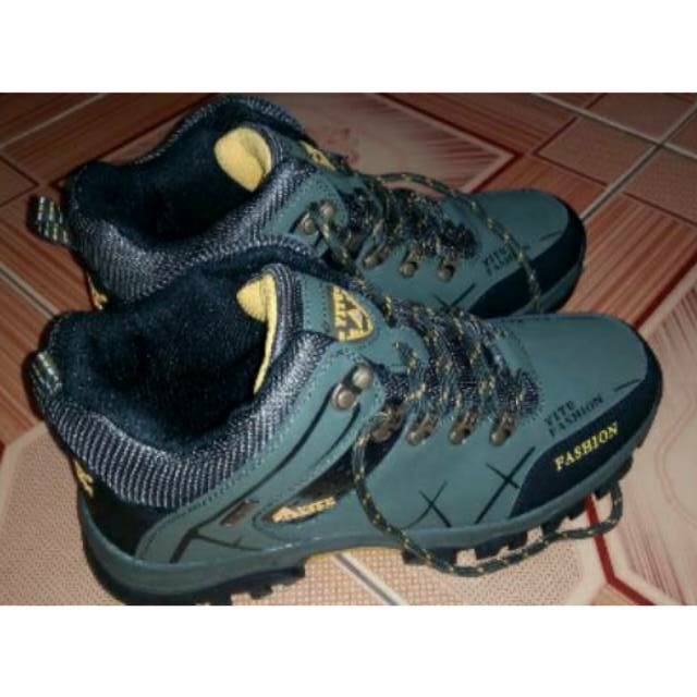 Sepatu Hiking YITU FASHION