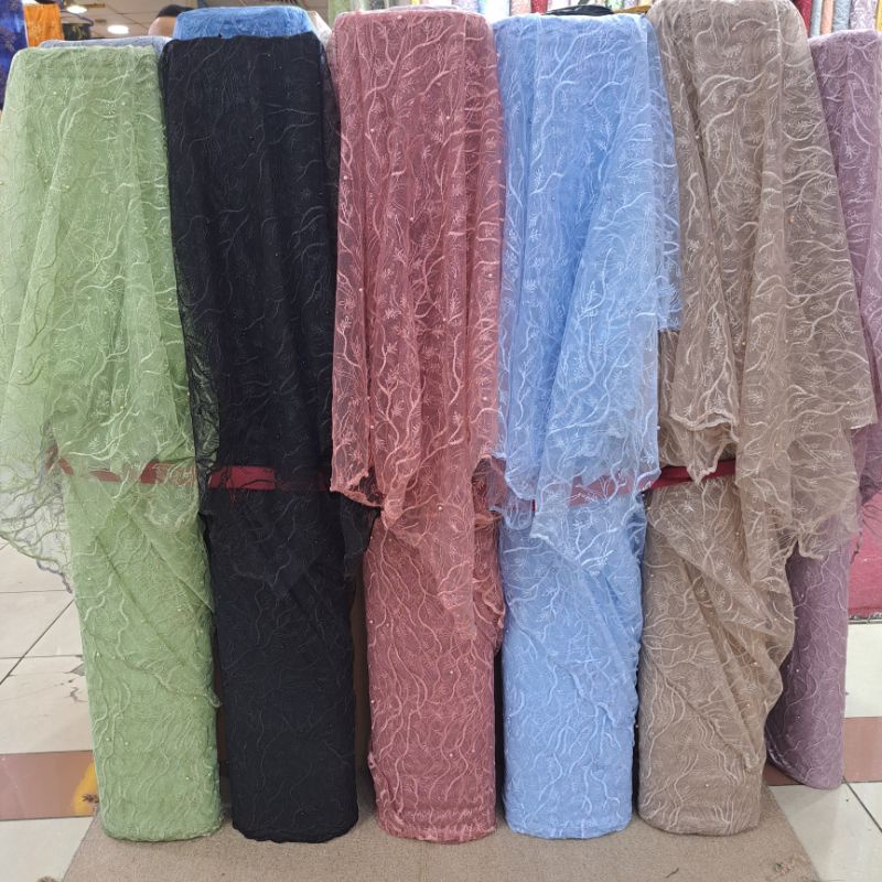 Tile salur akar-akar plus mutiara