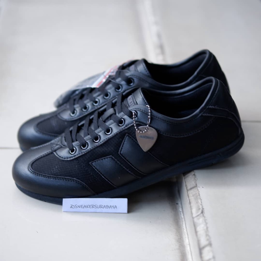 Macbeth Brighton Black Black