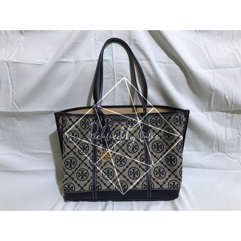 second preloved tory burch TAS TORY BURCH Perry T Monogram Triple Compartment Tote Navy