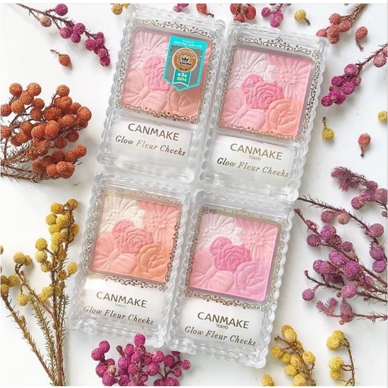 Canmake glow fleur cake blushon