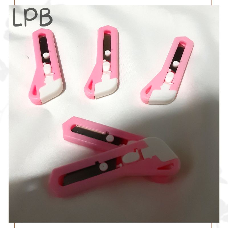 

Cutter Mini Pink /Pisau Mini Pink Praktis Cute