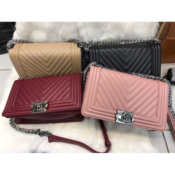 CHANEL BOY CEVRON BESI SILVER 25CM