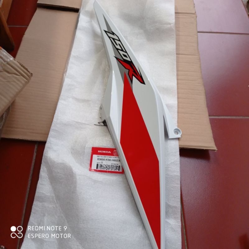 COVER BODY SONIC 150 PUTIH KANAN ORISINIL AHM