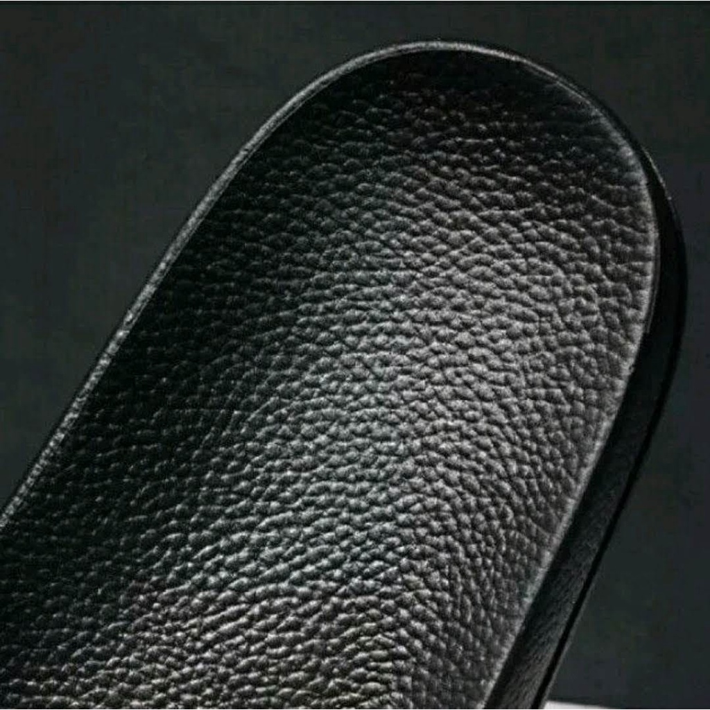 Sandal Slide Slip on Pria wanita Gaya korea Terbaru