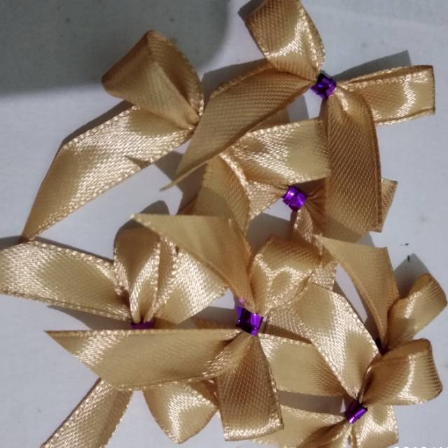 

Pita satin tempel lebar 1 cm