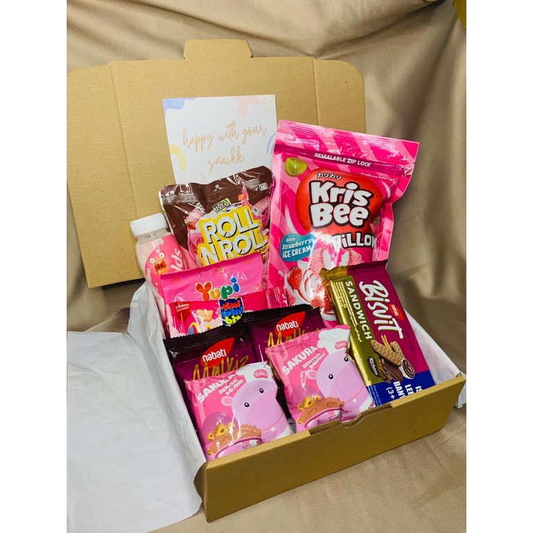 HAMPERS  snack box  pink gift box hadiah ulang tahun wisuda graduation / hadiah cewe / makanan enak / hadiah unik makanan