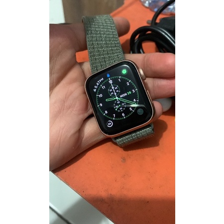 Harga Apple Watch Series 4 40mm Terbaru November 2022 |BigGo Indonesia