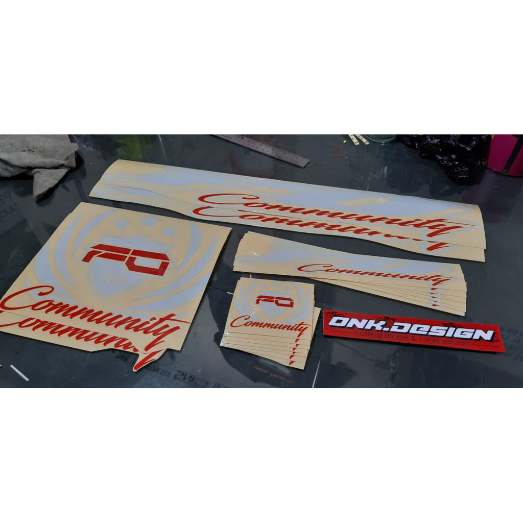 

cutting sticker stiker bebas desain printing waterproof label merk laminasi 117