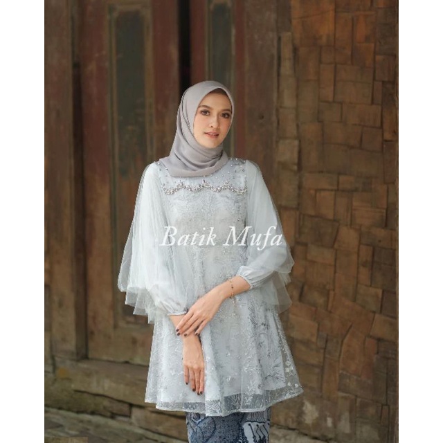 Batik couple kebaya Luna Grey KEBAYA MODERN Kebaya untuk lamaran wisuda