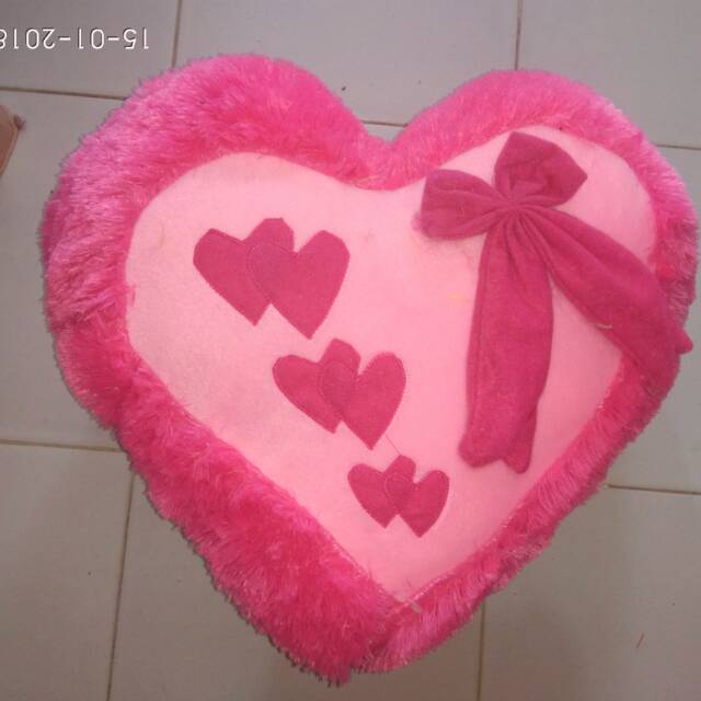 

Bantal love pita SHOPEE bantal sofa
