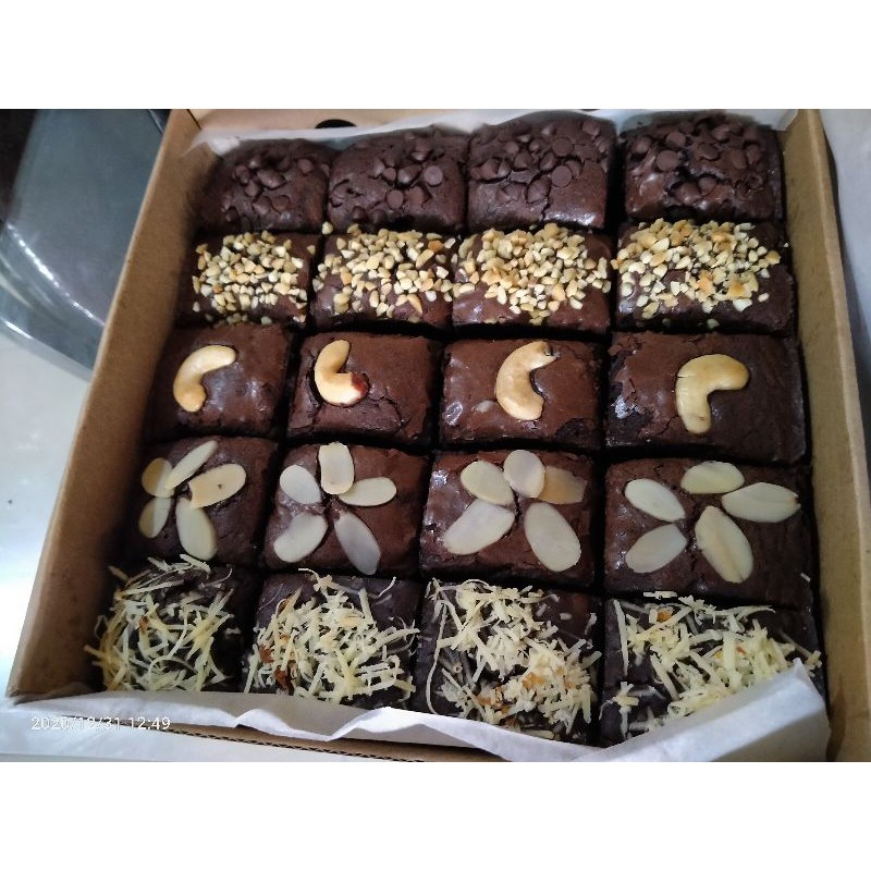 

fudgy Brownies 20x20