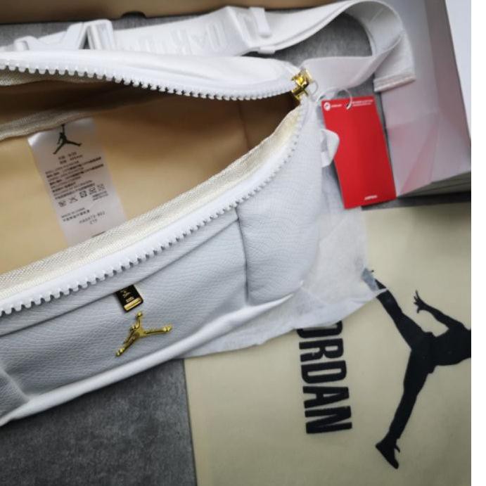 

◄ Air Jordan Waist Bag Regal White Gold Full Set Box, Paperbag N Dustbag ✳