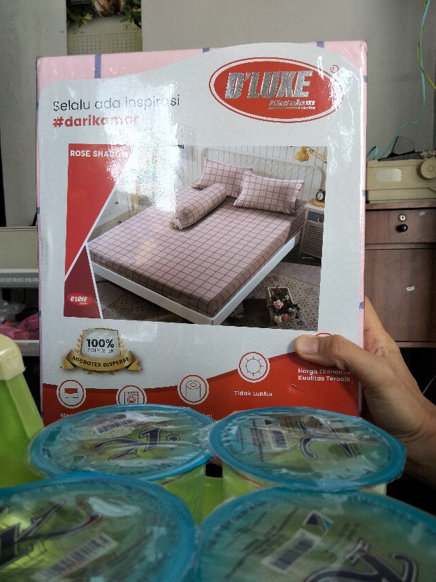 Kintakun Isthana - Sprei Kintakun Dluxe 180x200 - Rainbow 2/travis/stella/rose Shadow