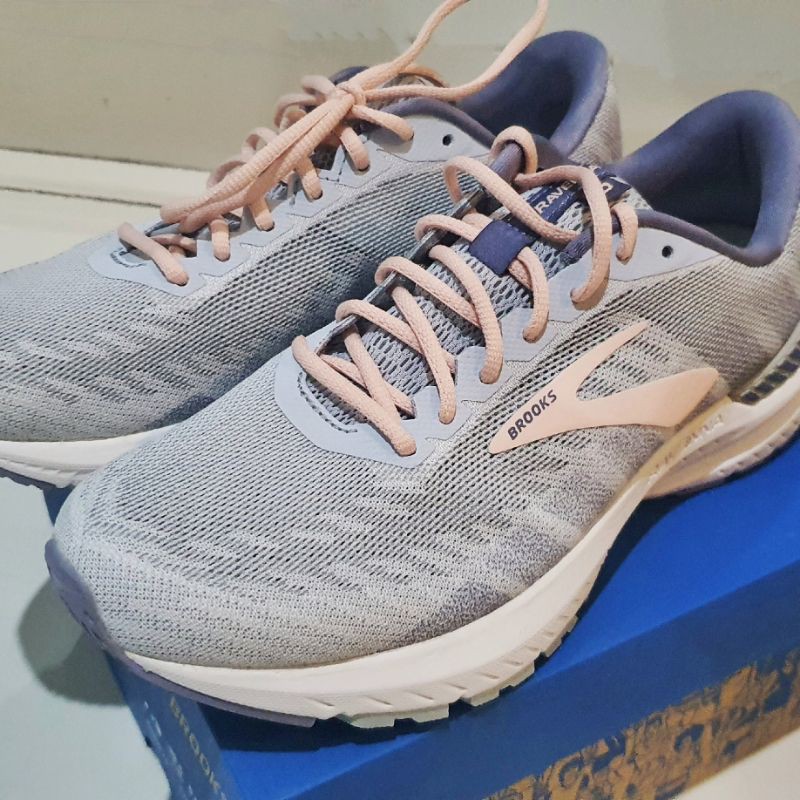 Brooks Ravenna 10 Women Running Shoes