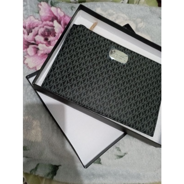 tas clutch mk hitam