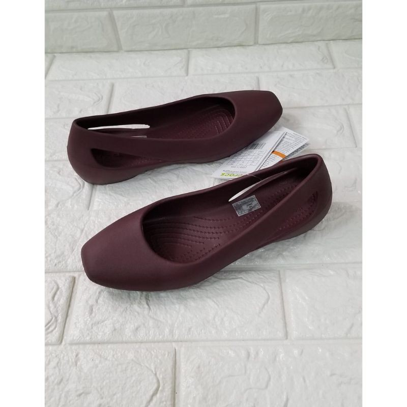 SEPATU WANITA CROCS SLOANE FLATSHOES FASHION CASUAL