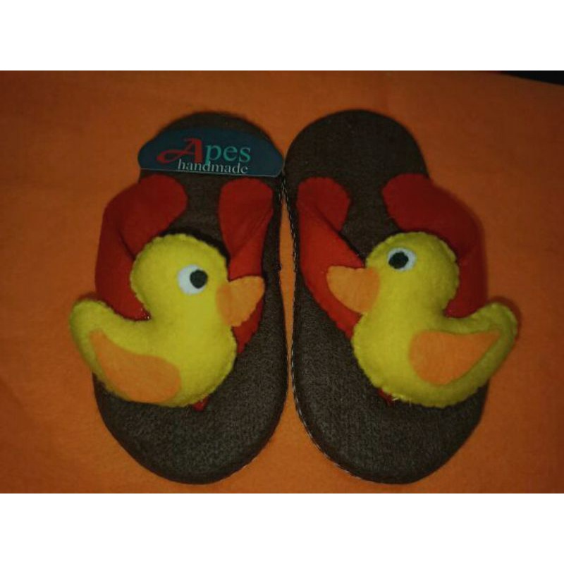 Sandal anak karakter/sandal flanel bebek/sandal flanel lucu
