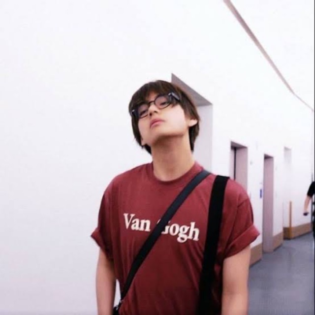BTS V [ Taehyung ] Official Van Gogh T-Shirt - Kaos