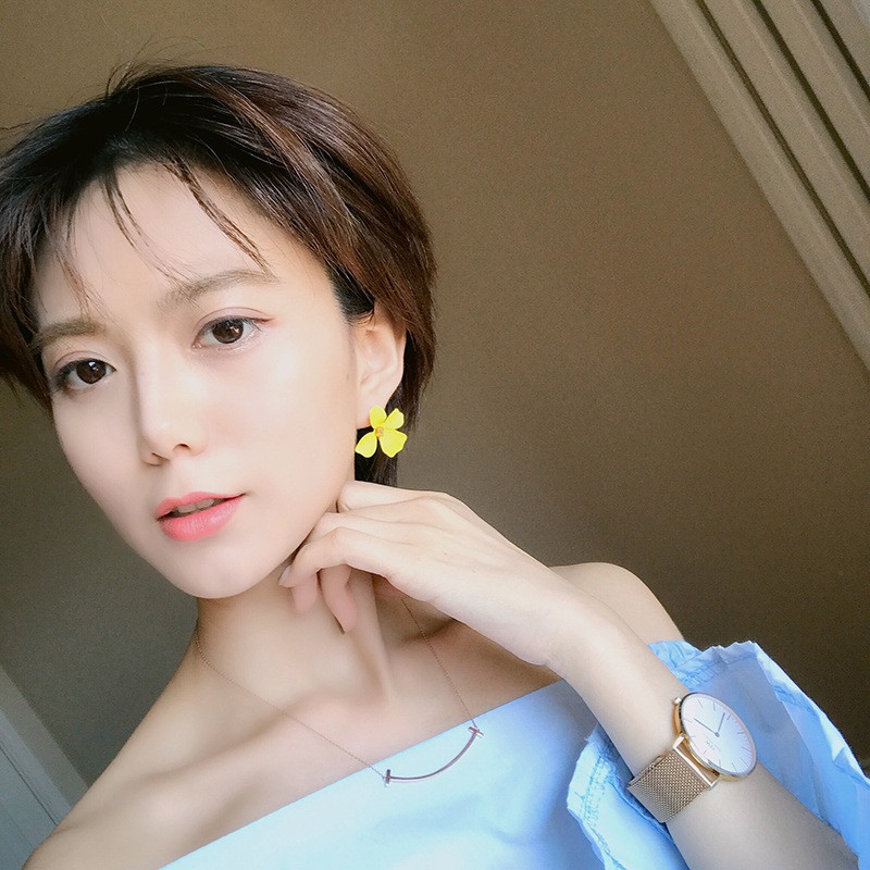 Anting Tusuk Model Bunga Daisy untuk Wanita