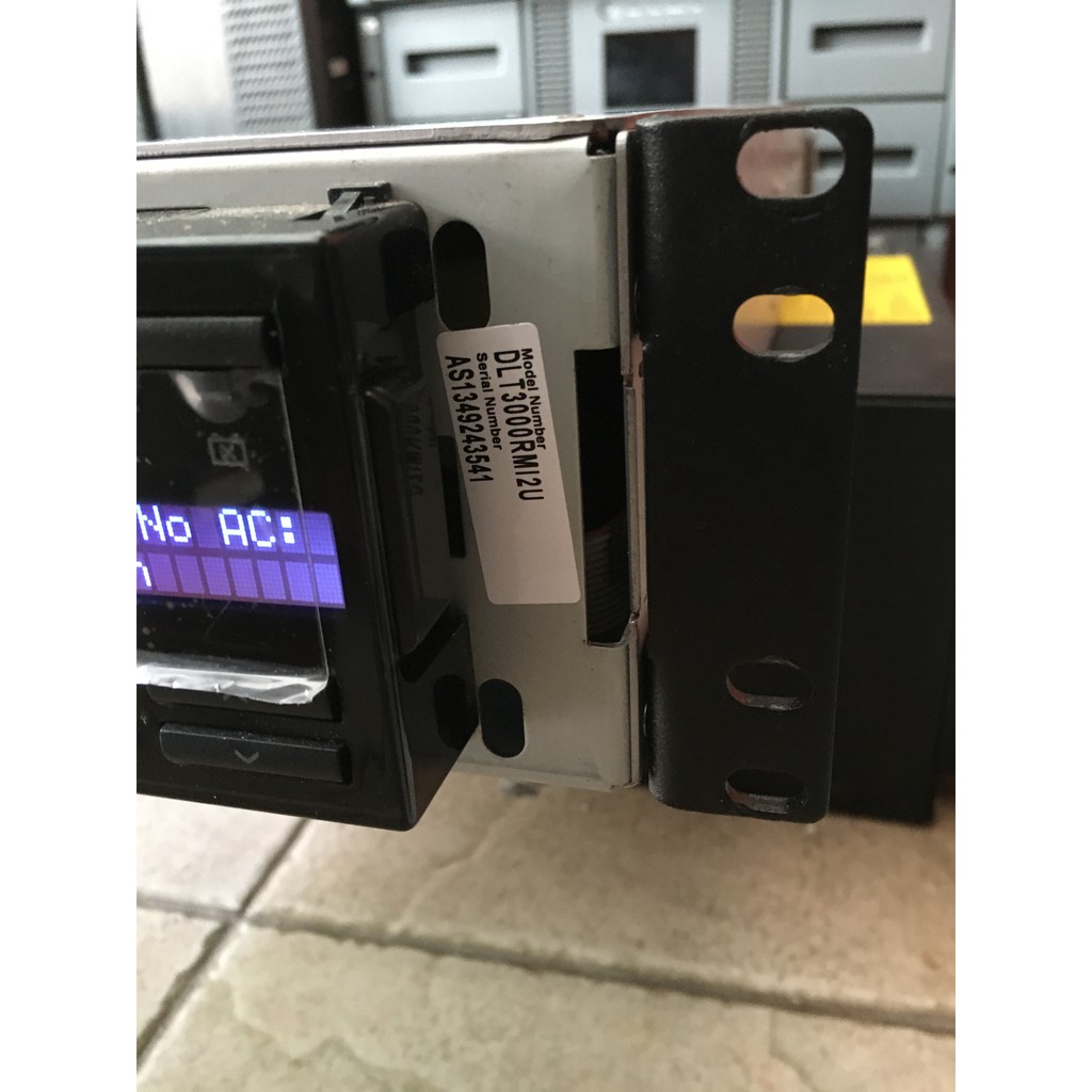 UPS Dell Smart UPS 3000VA DLT3000RMI2U