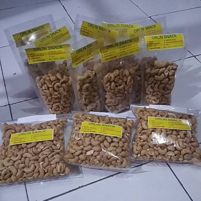 

Kacang mete /mede