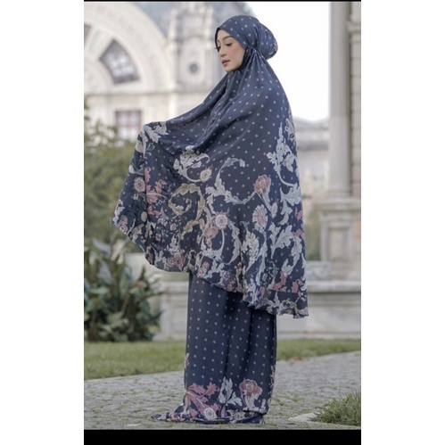 Buttonscarves The Royale Easy Care Prayer Robe