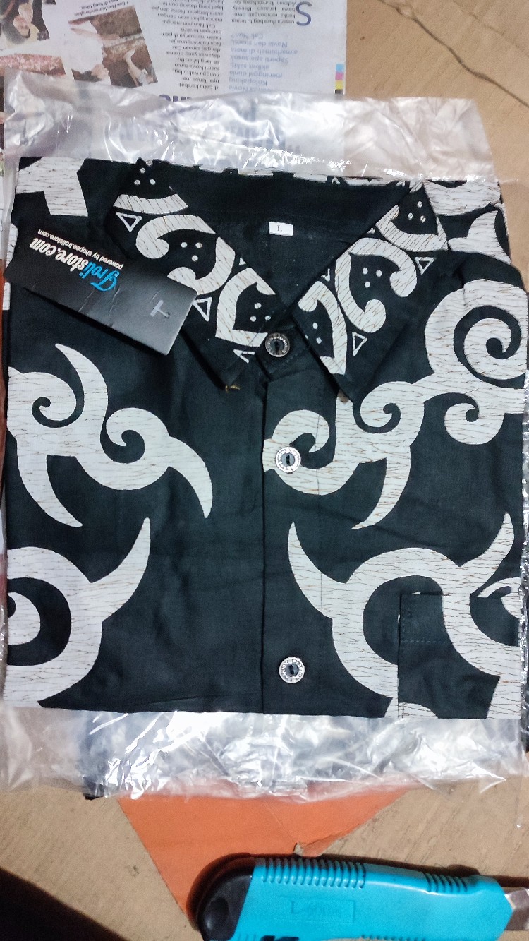 Trolistore Grosir Batik Pria Motif Ireng Kurawa Batik Atasan Lengan Pendek Pria Hem Batik Hitam