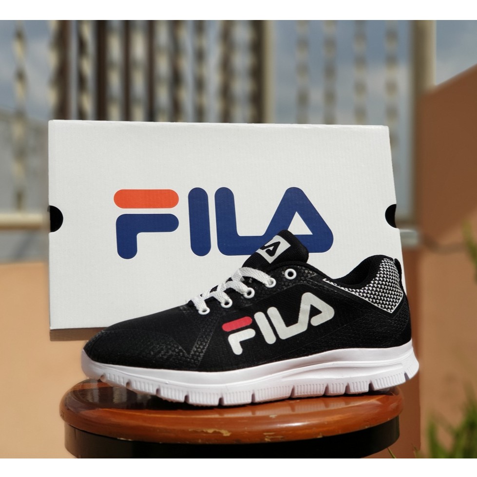 SEPATU SPORT FILA RUNNING BLACK WHITE / SNEAKERS GYM PRIA / SEPATU KAMPUS COWOK