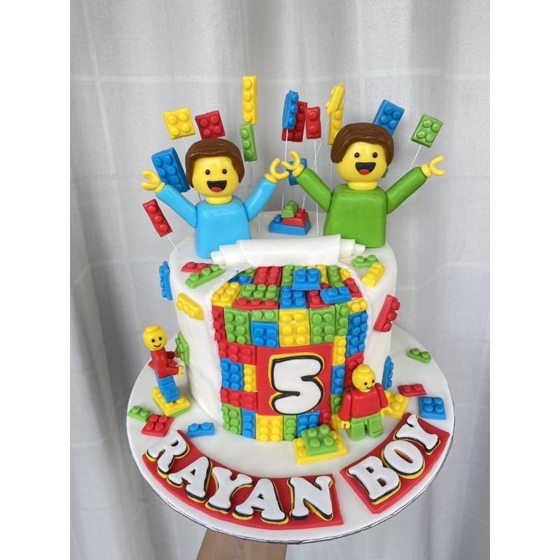 

Cake LEGO anak laki-laki