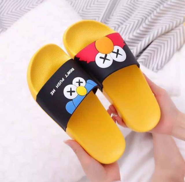 Sandal elmo dont push me / import