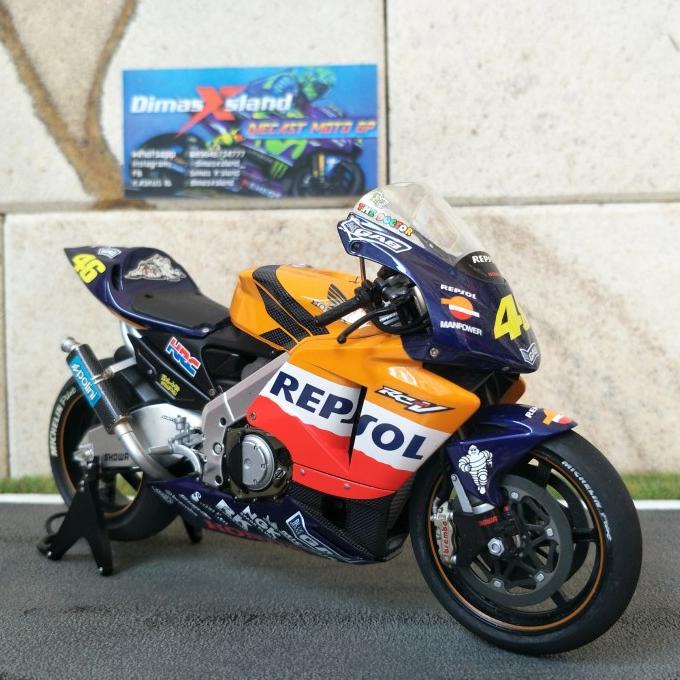 ```````] Tamiya Masterwork Valentino Rossi Team Repsol 2002 Wchamp skala 12