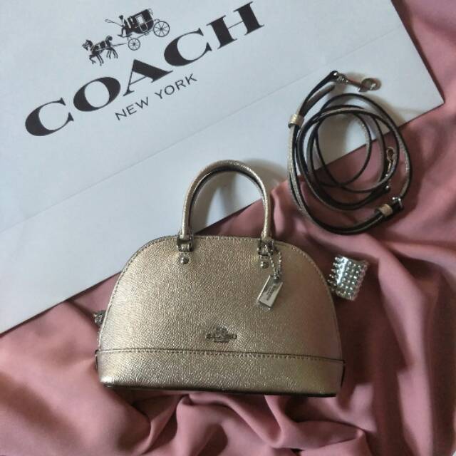 Coach sierra micro gold