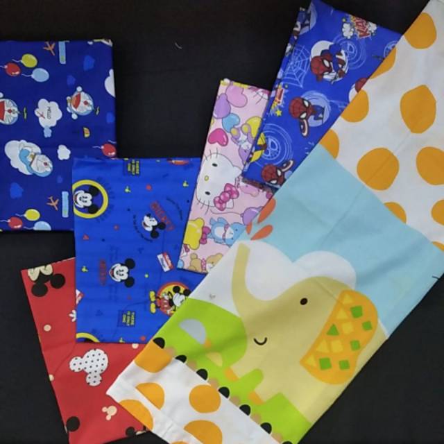 Babyland sarung bantal guling balita