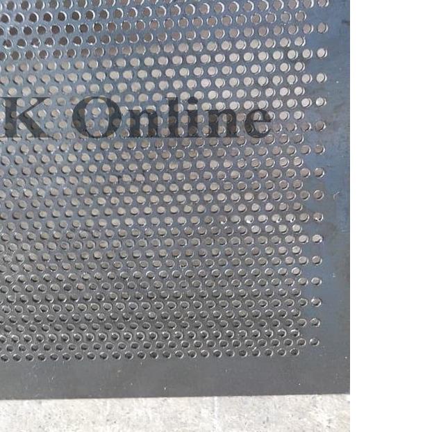 ➨ Potongan Plat Lubang Besi 0.8 mm x 50 cm x 50 cm ➲