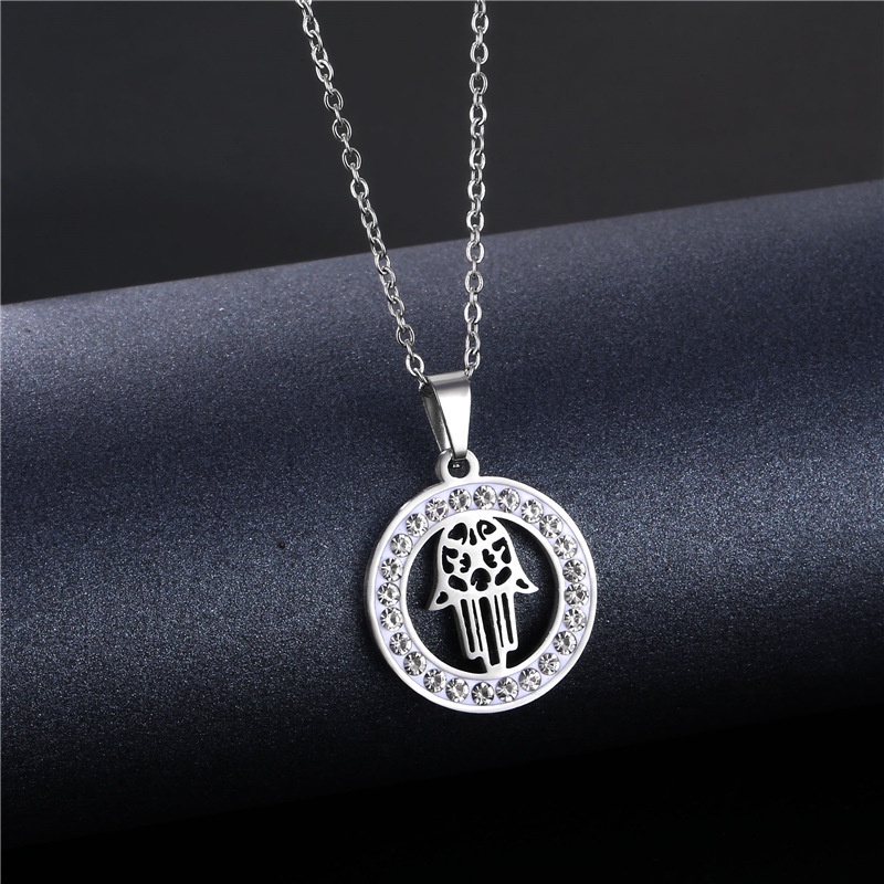 Kalung Hollow stainless steel Tangan Fatima lucky kalung Eropa dan Amerika pribadi Palm sweater lion