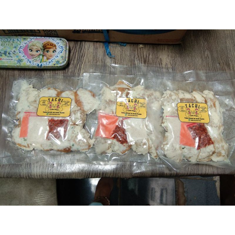 

Tachi / tahu kriuk isi ayam aci / cemilan / teman nasi