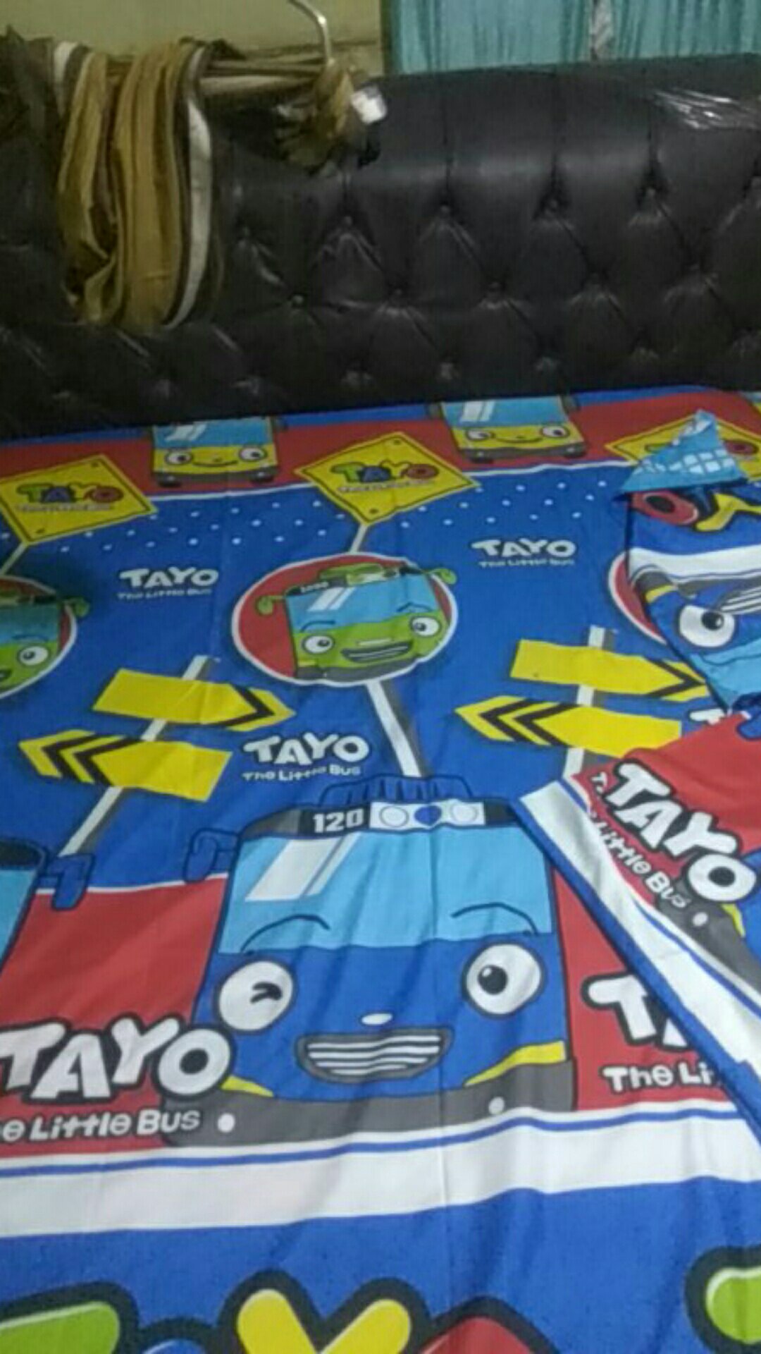 Seprei Homemade 2 Bantal, 1 Guling Size 180x200