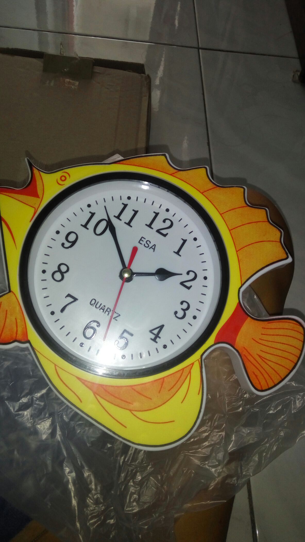 Jam Dinding Esa 433 Ikan Souvenir Diameter 23 Cm Best Seller