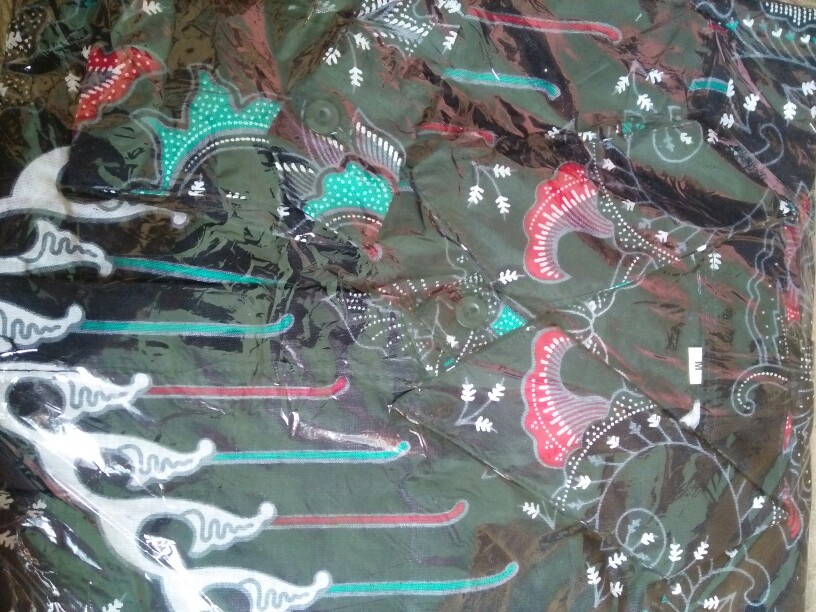 Kemeja Batik Pria Printing Motif Kupu Coklat / Putih