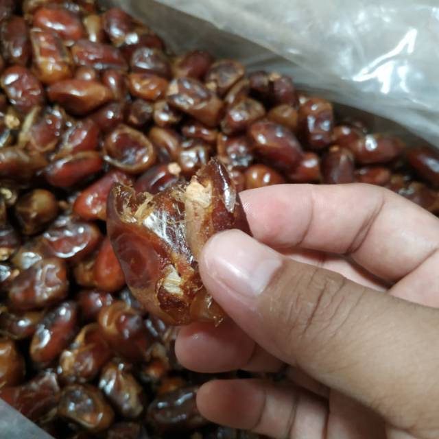 

Kurma Khalas