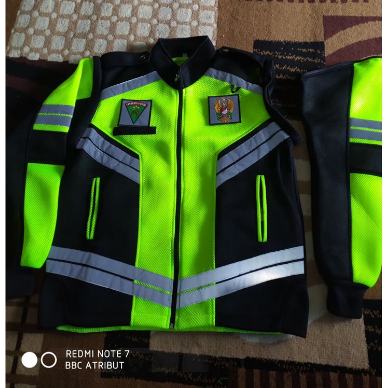 Romket provos TNI AD rompi jaket TNI AD/TNI AL/TNI AU