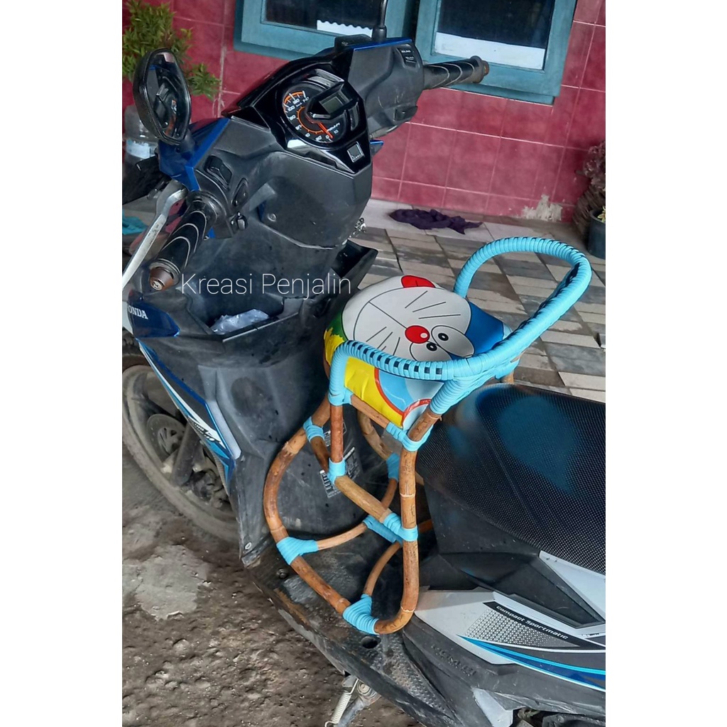 Kursi Boncengan Anak Motor Matic / Dudukan Depan Anak Motor Matic / Kursi Boncengan Anak Rotan Motor Matic / kursi bayi motor matic/ Jok Depan Anak Motor Matic / Dudukan depan anak Untuk Motor Matic / Bangku Boncengan Anak Di  Motor Matic / Kursi Rotan