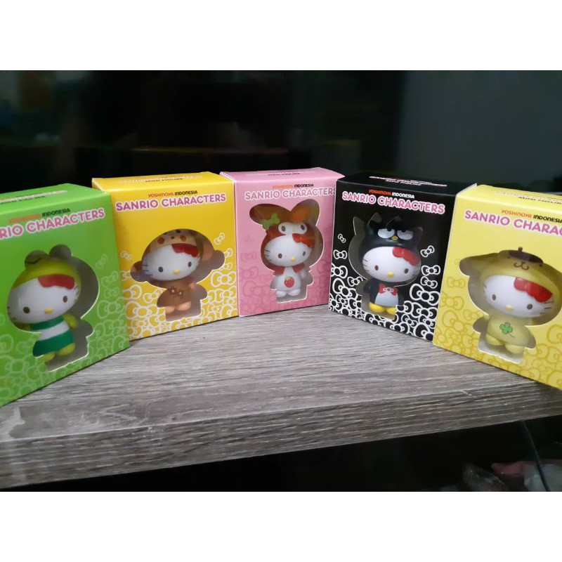 MINIATUR HELLO KITTY YOSHINOYA / MINIATUR HELLO KITTY SANRIO / BONEKA HELLO KITTY / HADIAH YOSHINOYA
