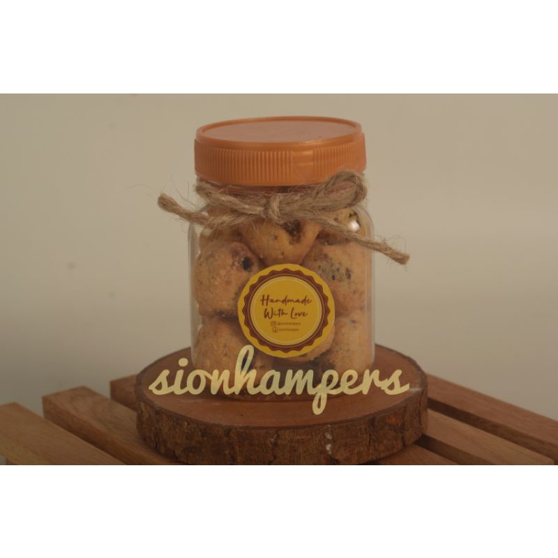 

Soes coklat kemasan toples 200 gram