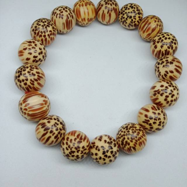 Gelang kayu liwung macan serat merah