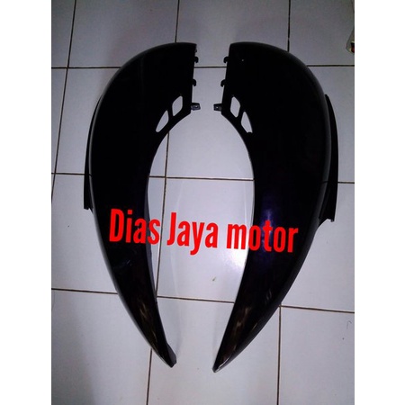 body Honda Scoopy karbu hitam violet