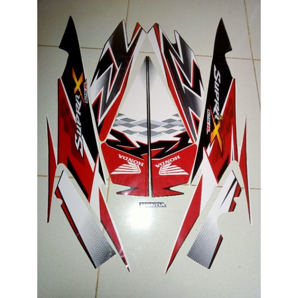 STRIPING SUPRA X 125 R 2010 HITAM PUTIH MERAH, striping honda supra x 125 2010